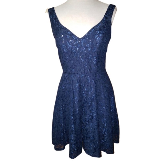 City Triangles Dresses & Skirts - City Triangles Dress Sequined Sparkly Sz7 Blue